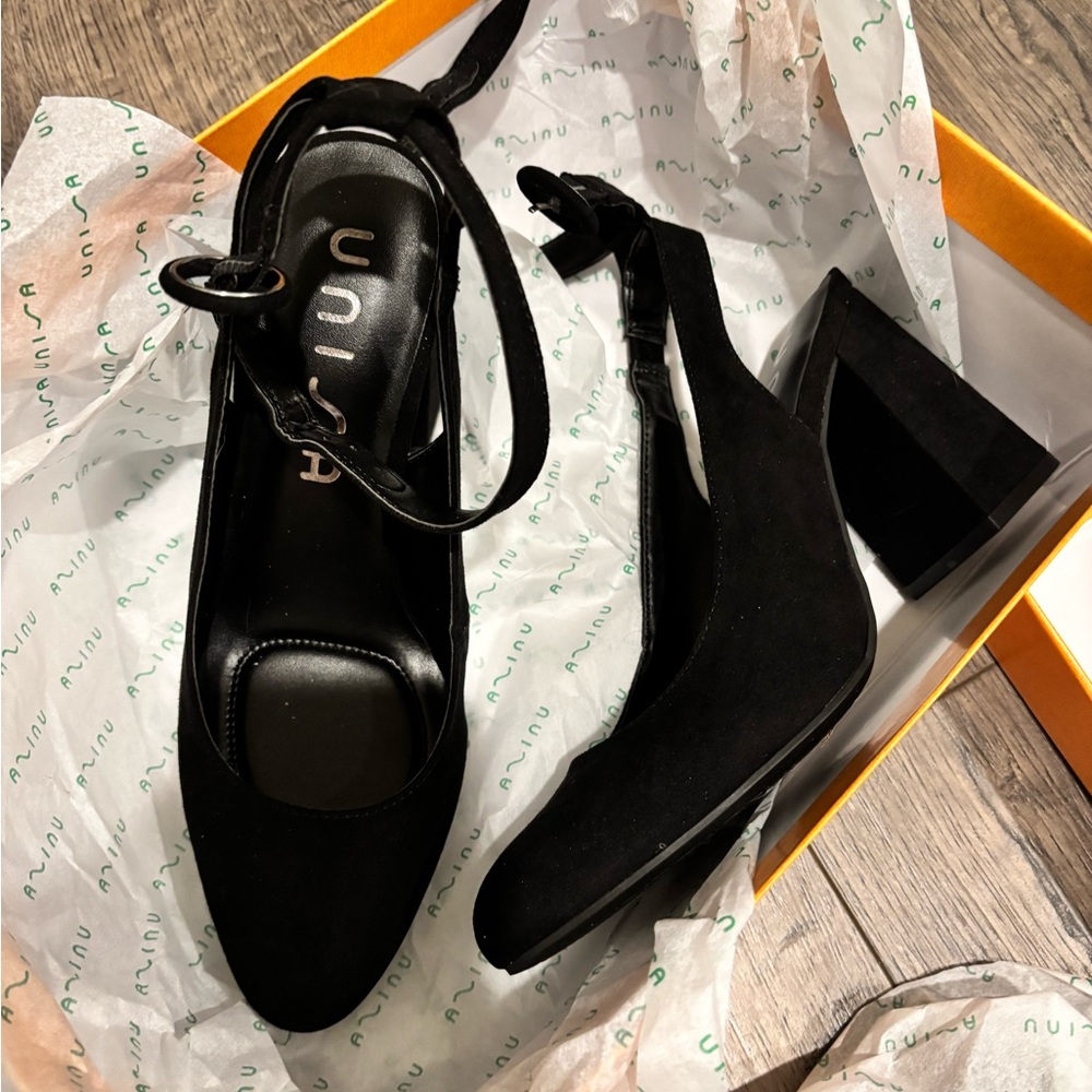 Unisa Black Suede Heels